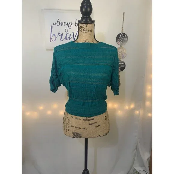 (B-61)‎Express Women’s XS Green Open Knit Sweater Short Sleeve 100% Rayon Lightw - Picture 2 of 9